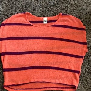 Knit short sleeve striped shirt